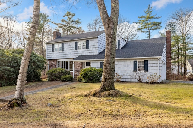 view of front of house featuring a front yard