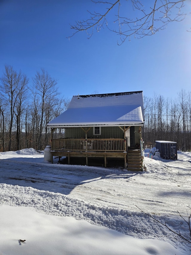 view of front facade with a hot tub