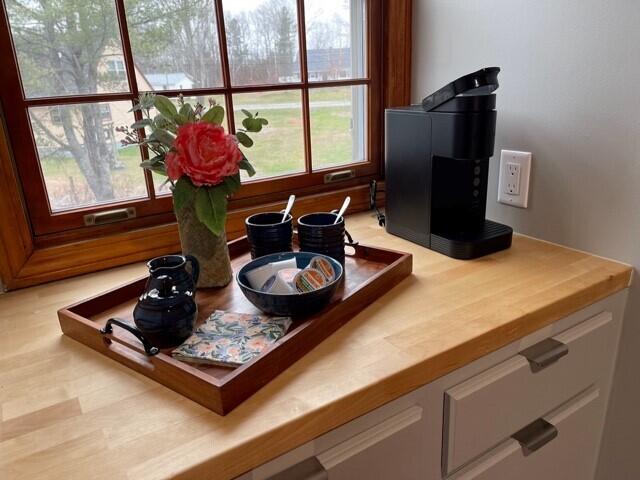 2 Old County Rd, Veazie, ME 04401 - detailed view