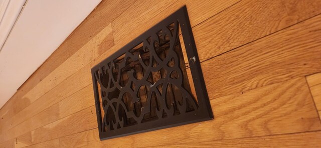544 Main Rd N, Hampden, ME 04444 - detailed view of wooden walls