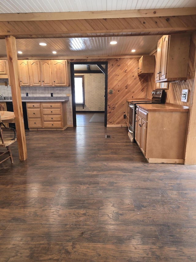 kitchen featuring stainless steel electric range oven, wood ceiling, dark wood-style flooring, and light brown cabinets