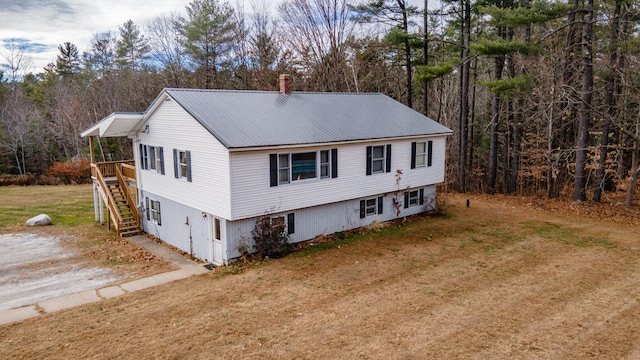 view of front of house featuring a front yard
