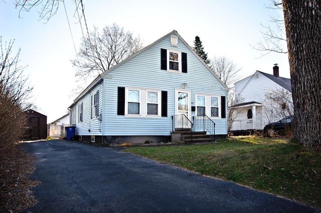 Listing photo 3 for 40 Webster St, Westbrook ME 04092