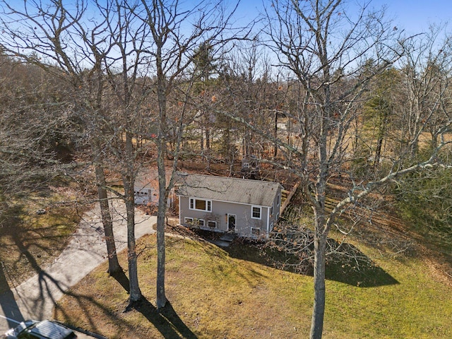 exterior space featuring a front lawn