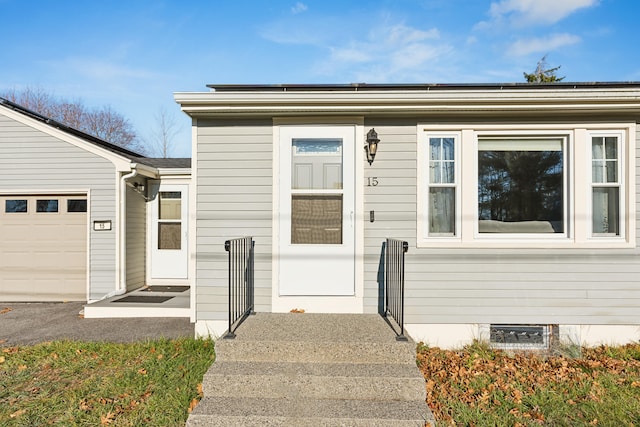 view of front facade featuring a garage