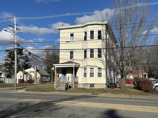 view of front of house