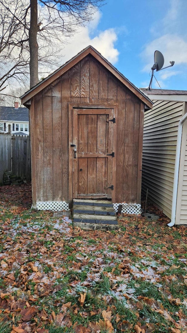 view of outbuilding