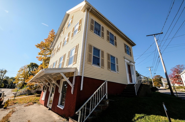 view of property exterior