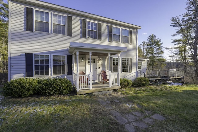 view of front of property with a front lawn