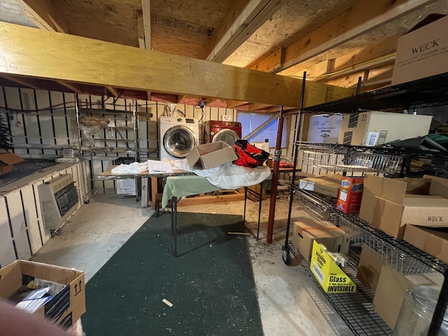 storage area with washer / clothes dryer