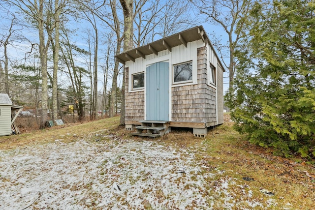 view of outbuilding