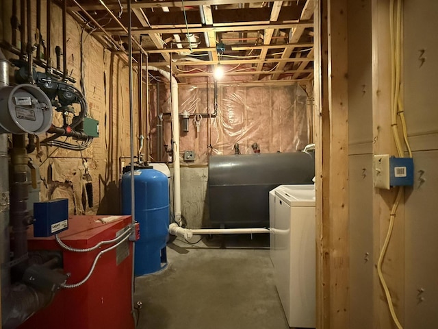 utility room with washer and dryer