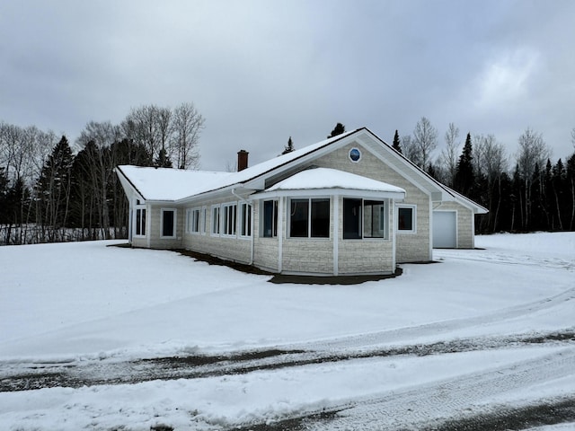 view of front facade featuring a garage