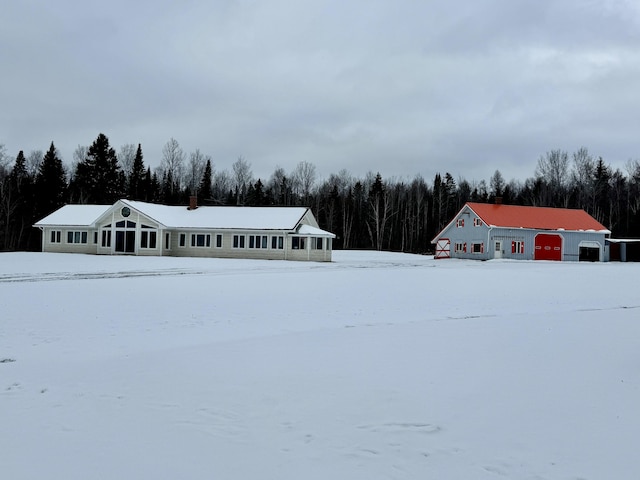 view of front of property