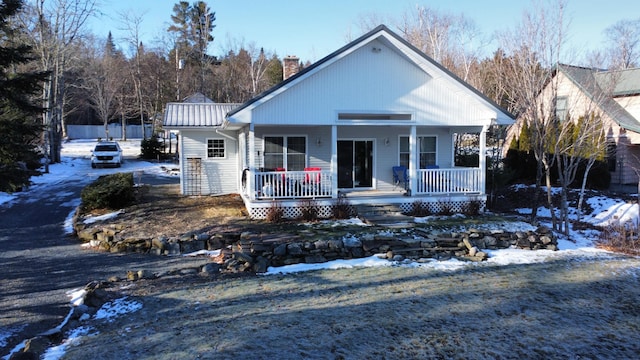 view of front of house with a porch