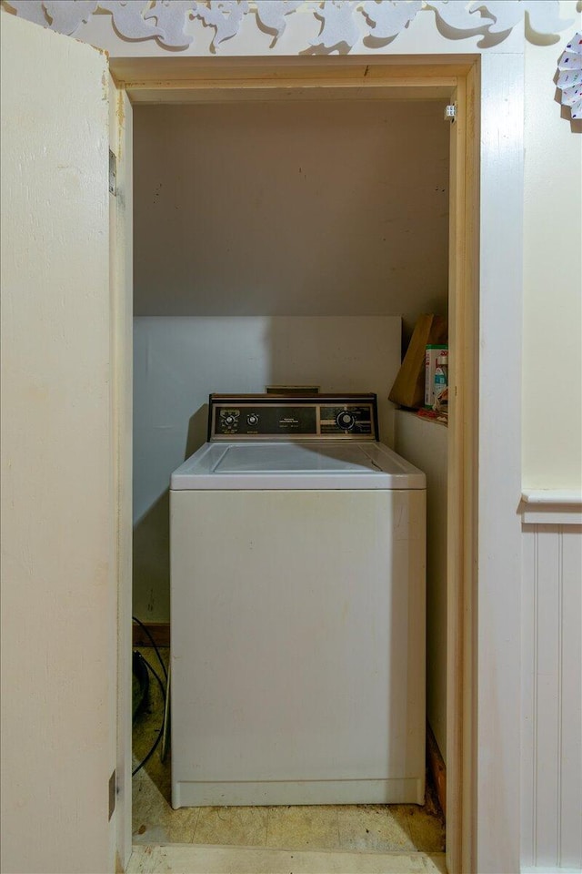 laundry area with washer / clothes dryer