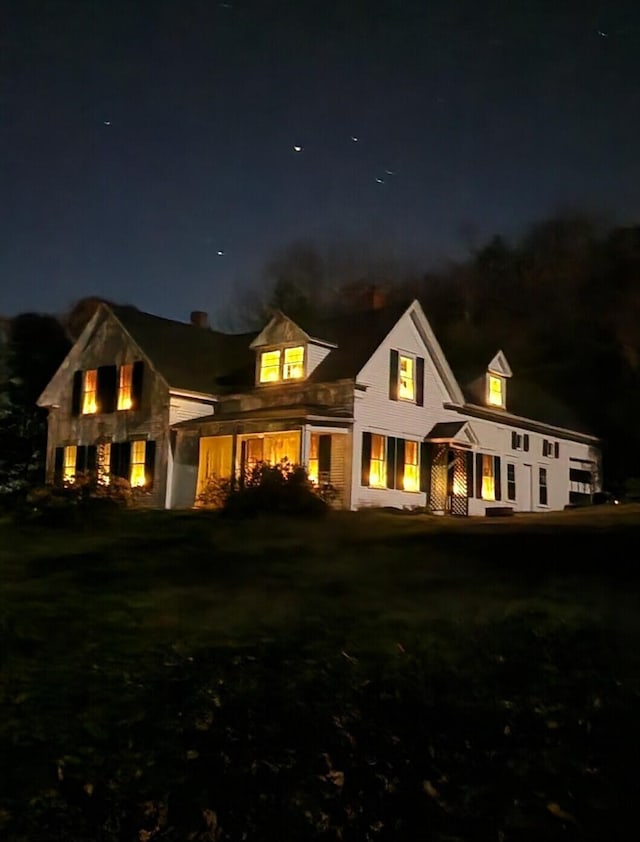 view of front of property