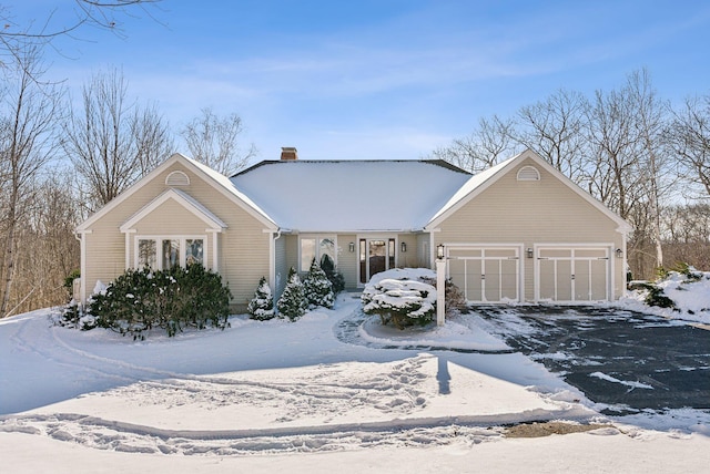 view of front facade with a garage