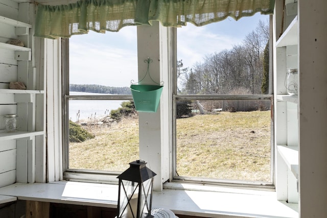 283 Mills Rd, Newcastle, ME 04553 - entryway with a water view