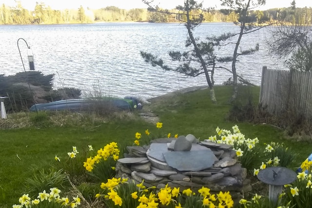 283 Mills Rd, Newcastle, ME 04553 - view of yard with a water view