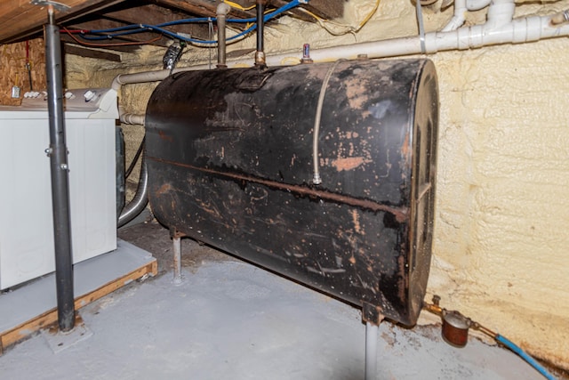 basement featuring washer / clothes dryer