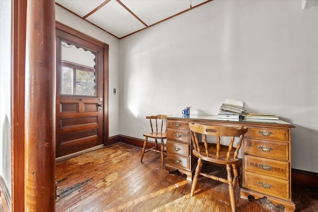 office with hardwood / wood-style flooring