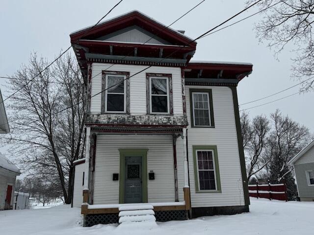 view of front facade with covered porch