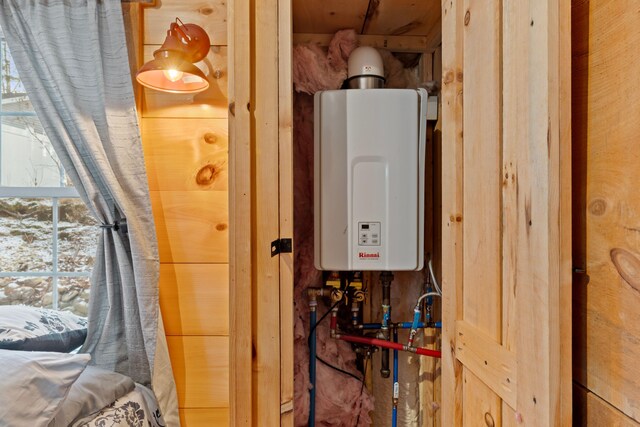 18 Severin Way, Limerick, ME 04048 - utility room featuring water heater