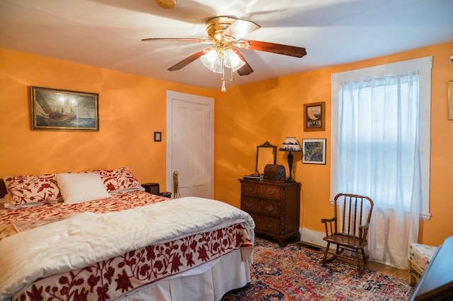 bedroom featuring ceiling fan