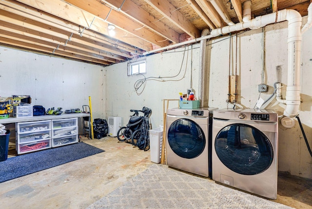 laundry room featuring independent washer and dryer