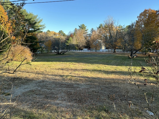 view of yard featuring a rural view