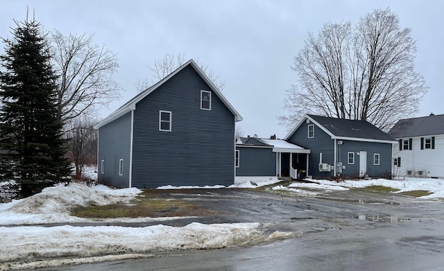 Listing photo 3 for 83 Commercial St, Hartland ME 04943