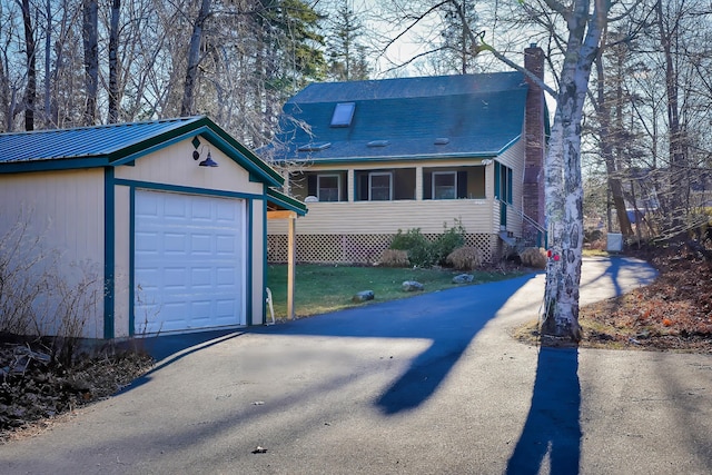 view of front facade with a garage