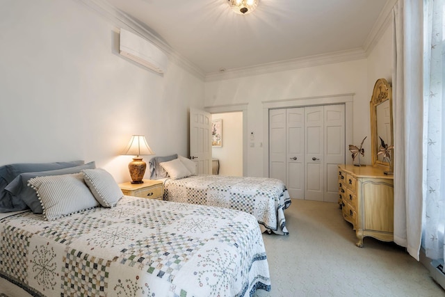 bedroom featuring carpet, a baseboard heating unit, ornamental molding, a wall unit AC, and a closet