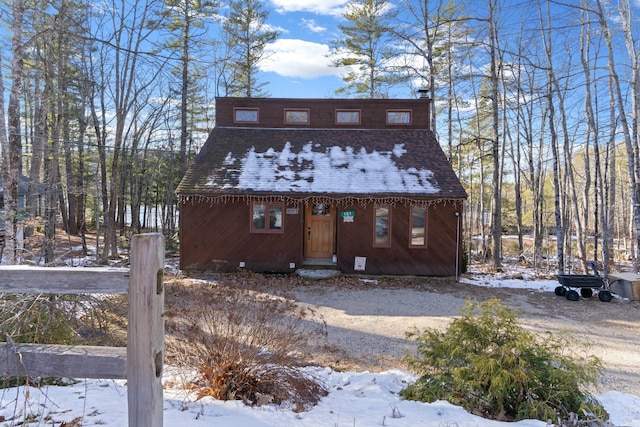 view of front of property