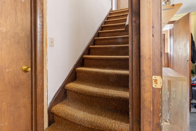 2700 Bristol Rd, Bristol, ME 04554 - view of staircase