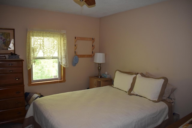 bedroom featuring ceiling fan