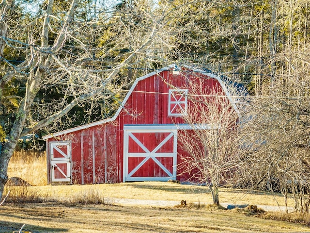 view of outbuilding