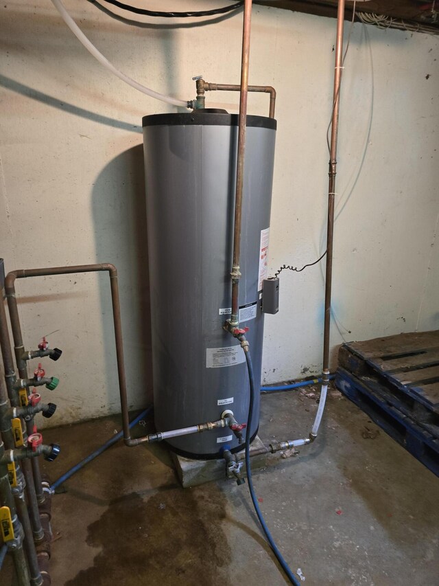 192 Fox Hill Rd, Athens, ME 04912 - utilities featuring water heater