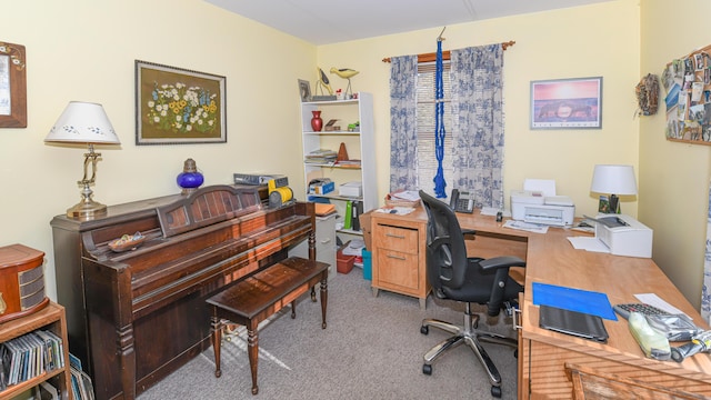 22 Jewett Rd, Raymond, ME 04071 - office space featuring carpet