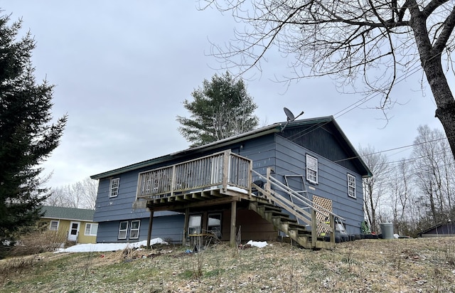 view of front of property featuring a deck