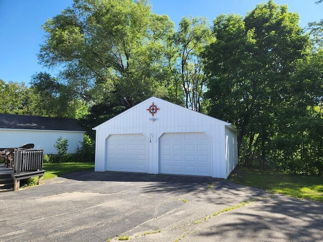 view of detached garage