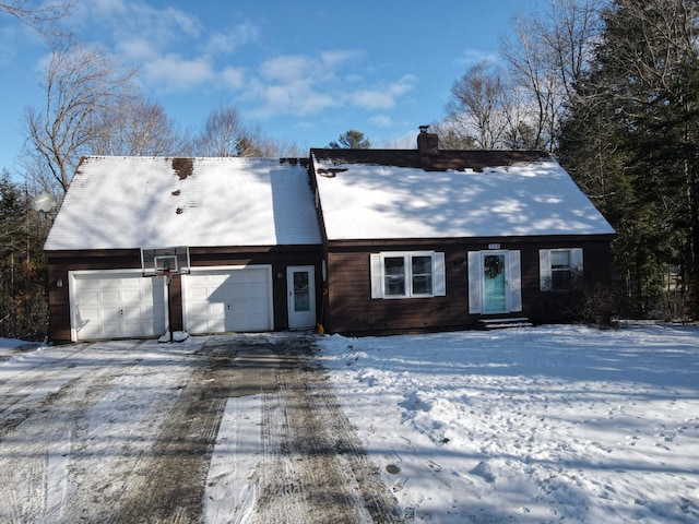 view of front facade featuring a garage