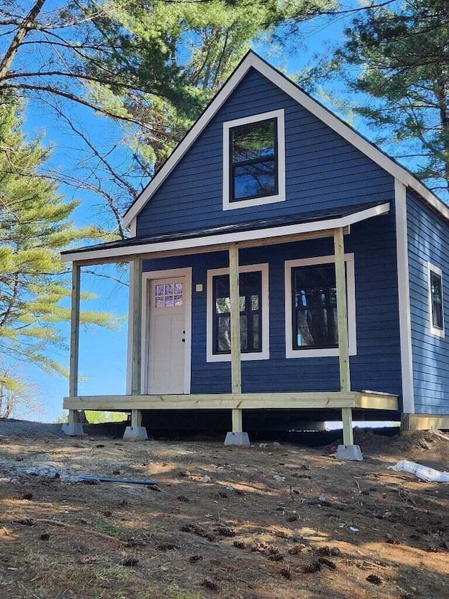 view of front facade with covered porch