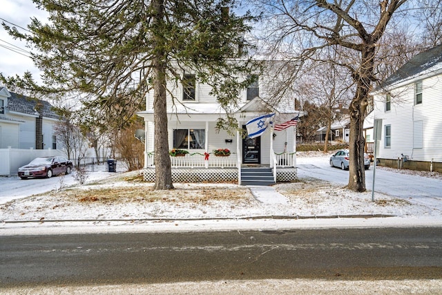 view of front of property featuring a porch