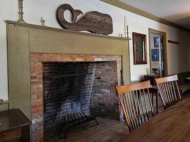 room details with crown molding