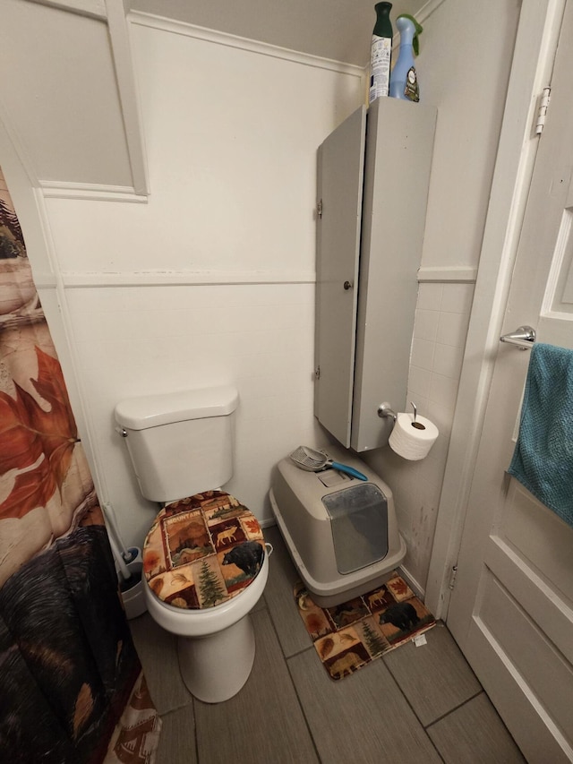 bathroom featuring toilet