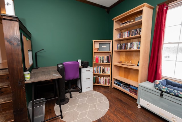 office with hardwood / wood-style floors