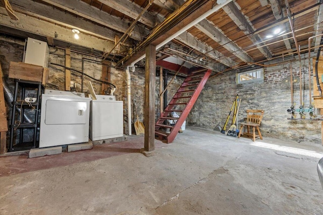 basement featuring independent washer and dryer