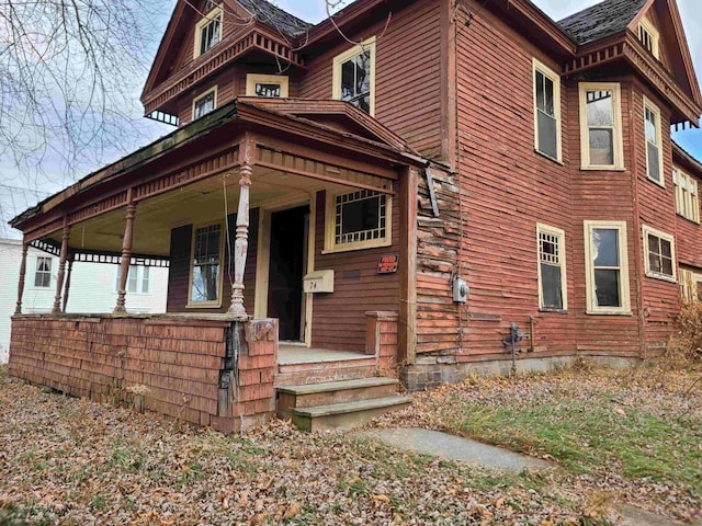 view of front of house featuring covered porch